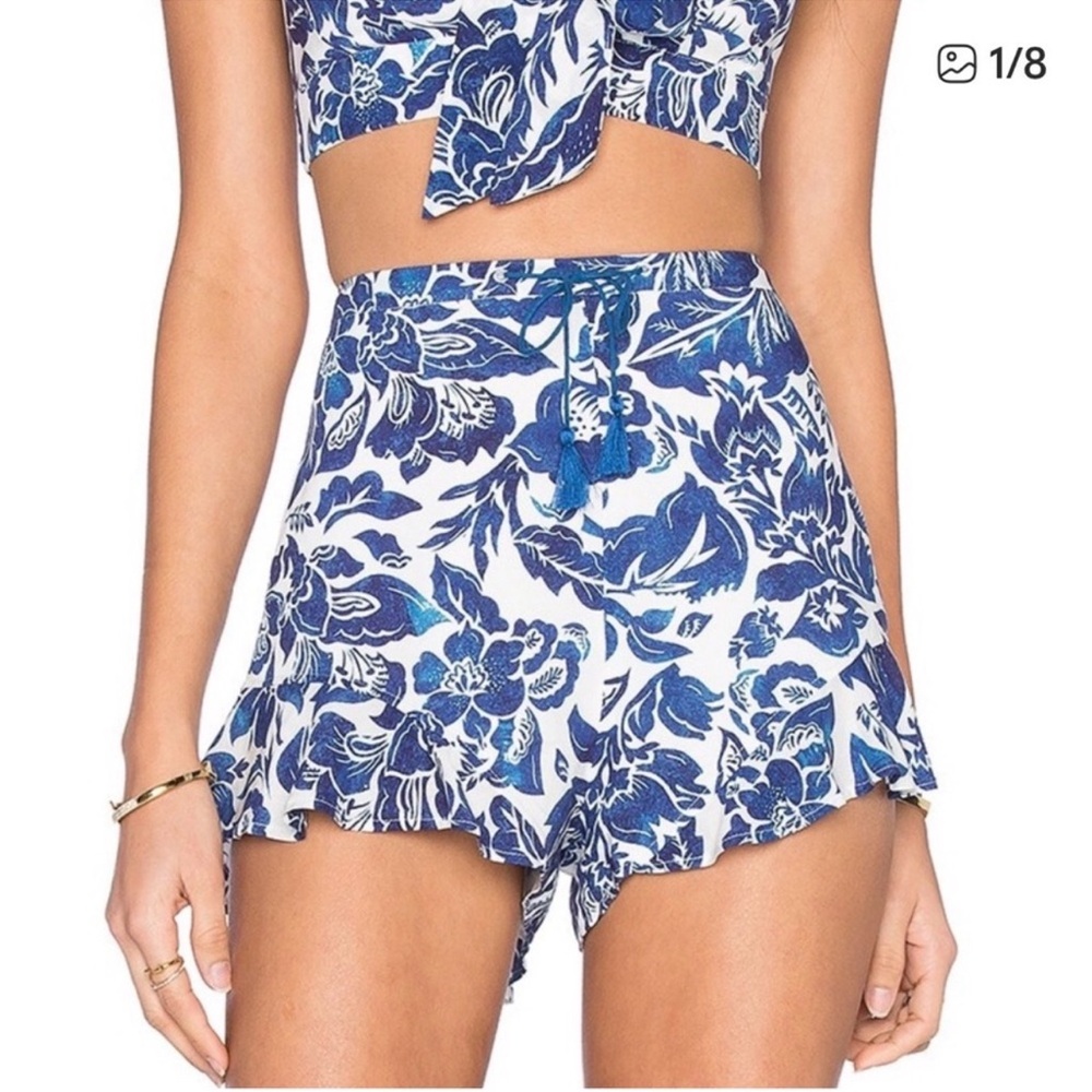 The Jetset Diaries Floral High Waist Shorts - Picture 2 of 3